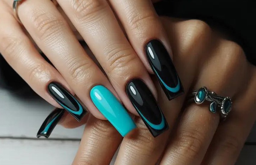 Fekete türkiz műköröm