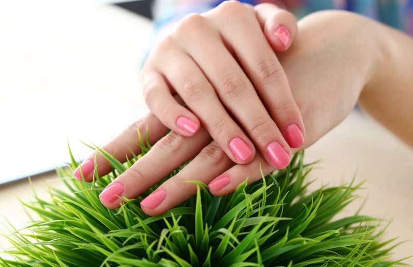 Melyik műköröm alapanyagot válaszd? Segítünk eligazodni!